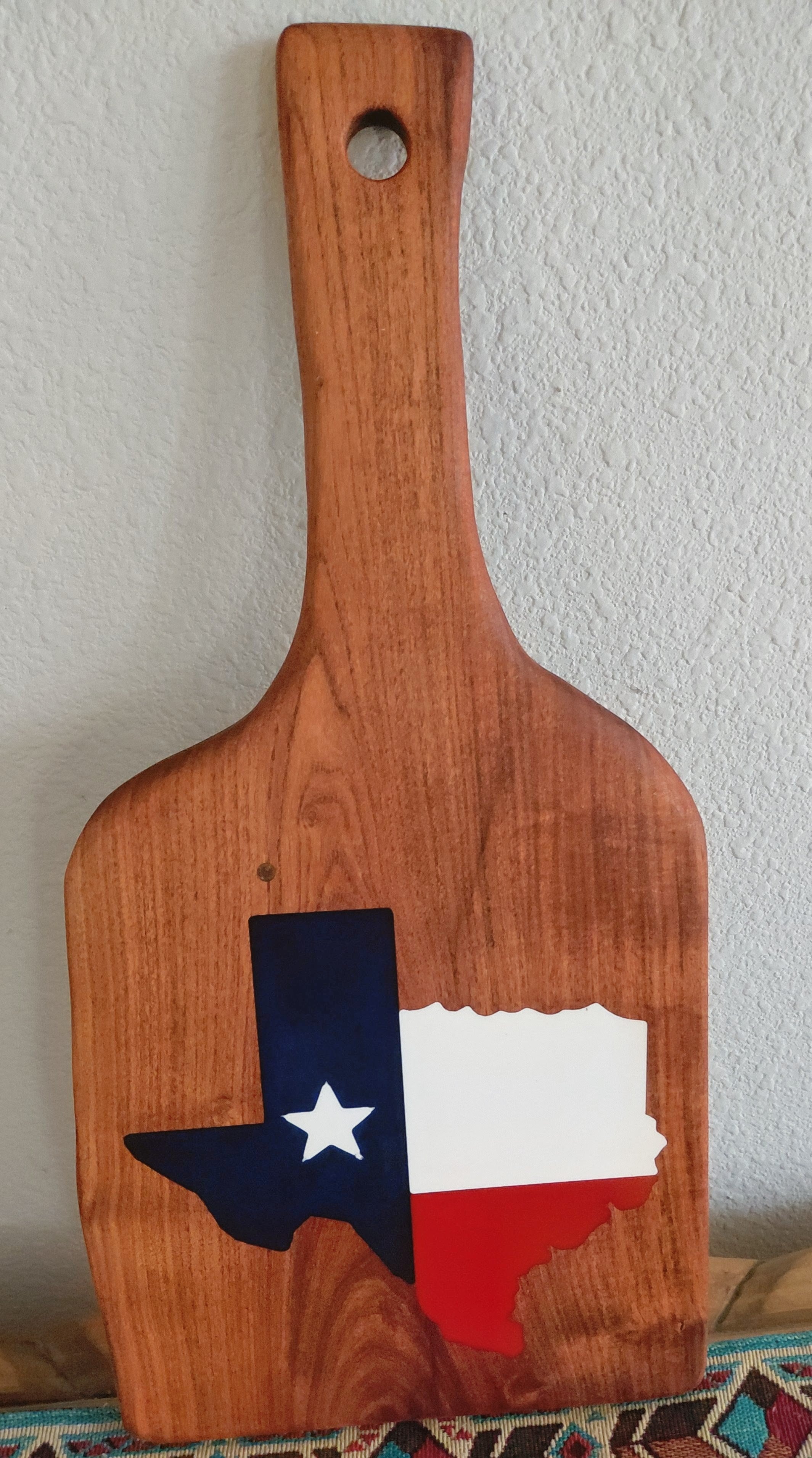 Live Edge Mesquite Charcuterie Board – Lone Star Texas Flag Epoxy Inlay