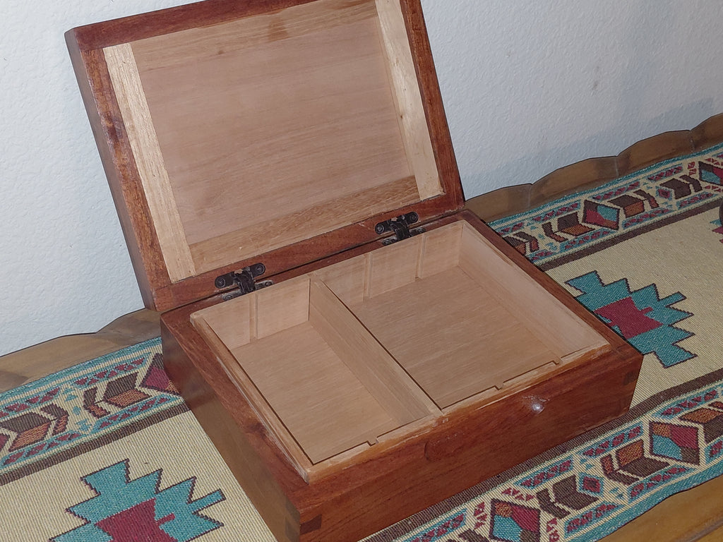 Mesquite Wood Cigar Humidor – Dovetail Joinery & Spanish Cedar Interior